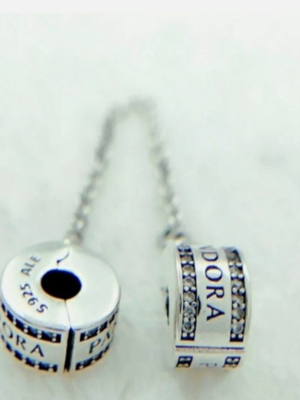Pandora logo safety chain. - Picture 7 of 9